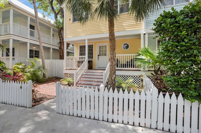 Building Photo - $4500 - Furnished 7-month rental Private Pool! 2 Bedroom / 2.5 Bathroom