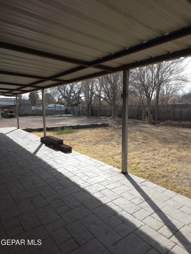 Building Photo - 7332 N Loop Dr