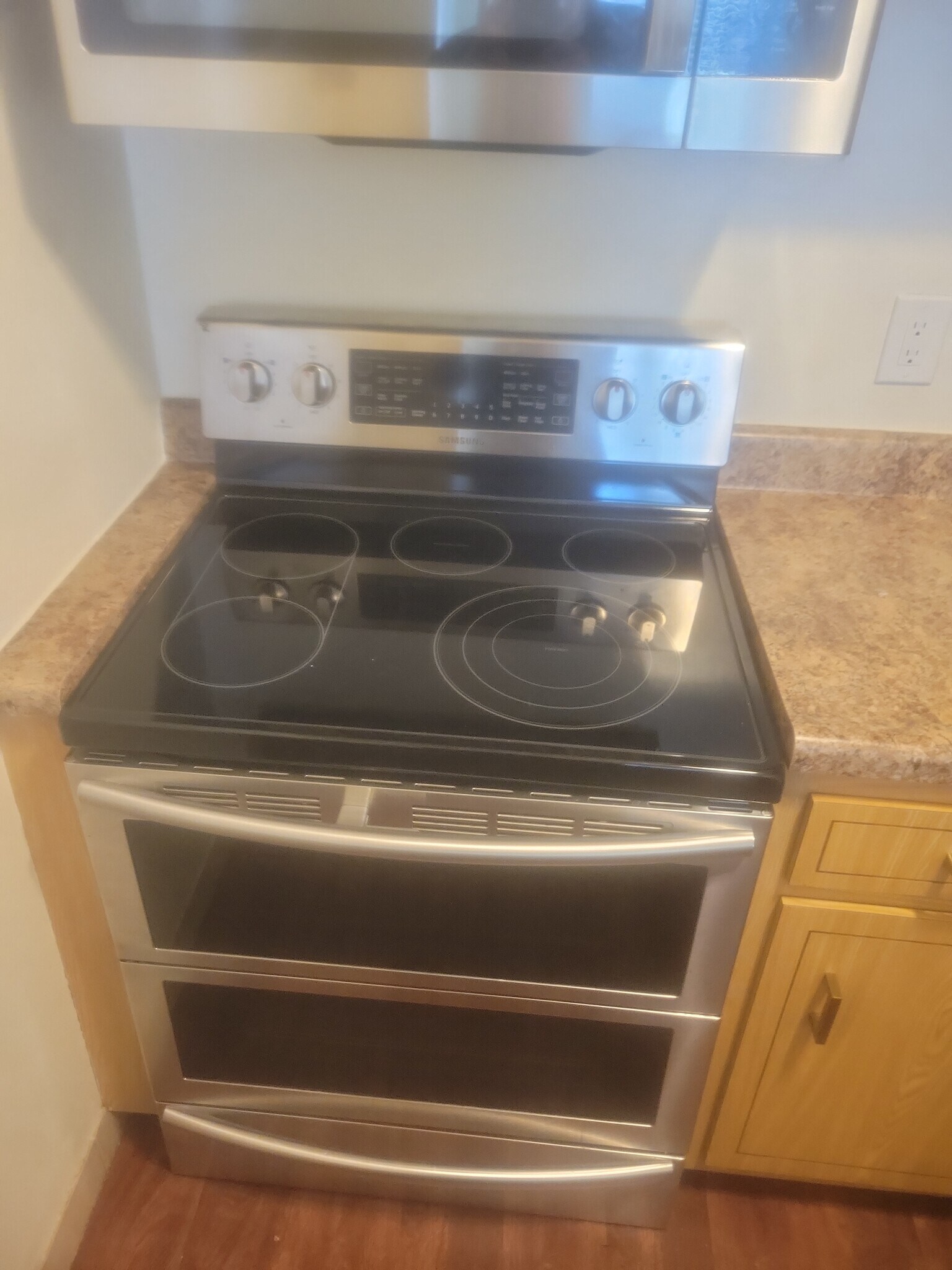 Building Photo - 219 Daniel St