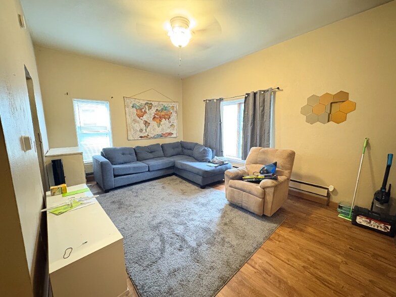 Building Photo - 208 West Ave