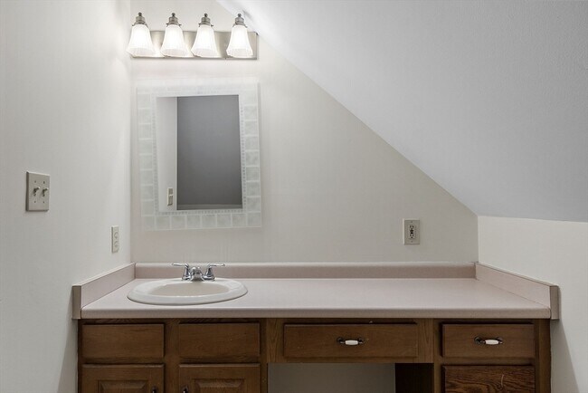 Building Photo - 150 Summer St