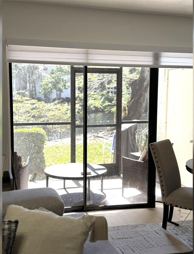 Building Photo - 8014 NW 15th Manor