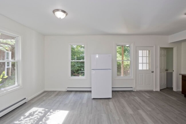 Building Photo - 24 Highland Ave