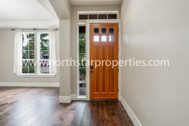 Building Photo - 20462 SW Arnold Pl