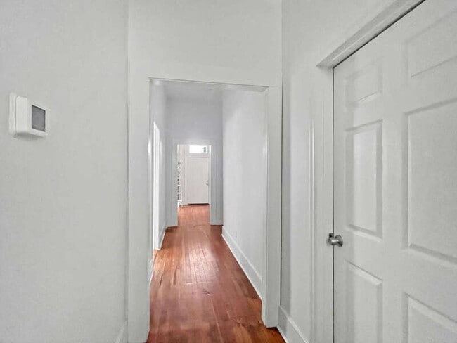 Building Photo - 1012 E Park Ave