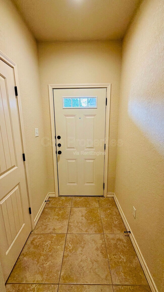 Building Photo - 7108 Micayla Cv