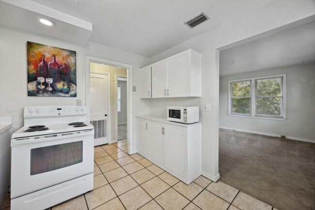 Building Photo - 1338 Wolfe St