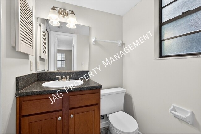 Building Photo - 482 Bentwood Ln