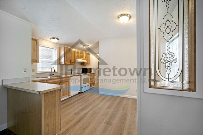 Building Photo - 2 Bedroom 2 Bathroom Home with Off-Street Parking Available in Athol!