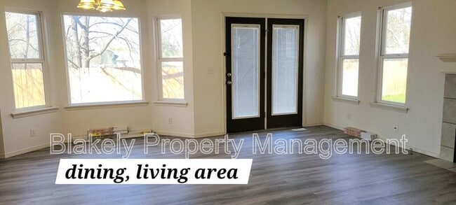 Building Photo - 11298 W Stallion Ln
