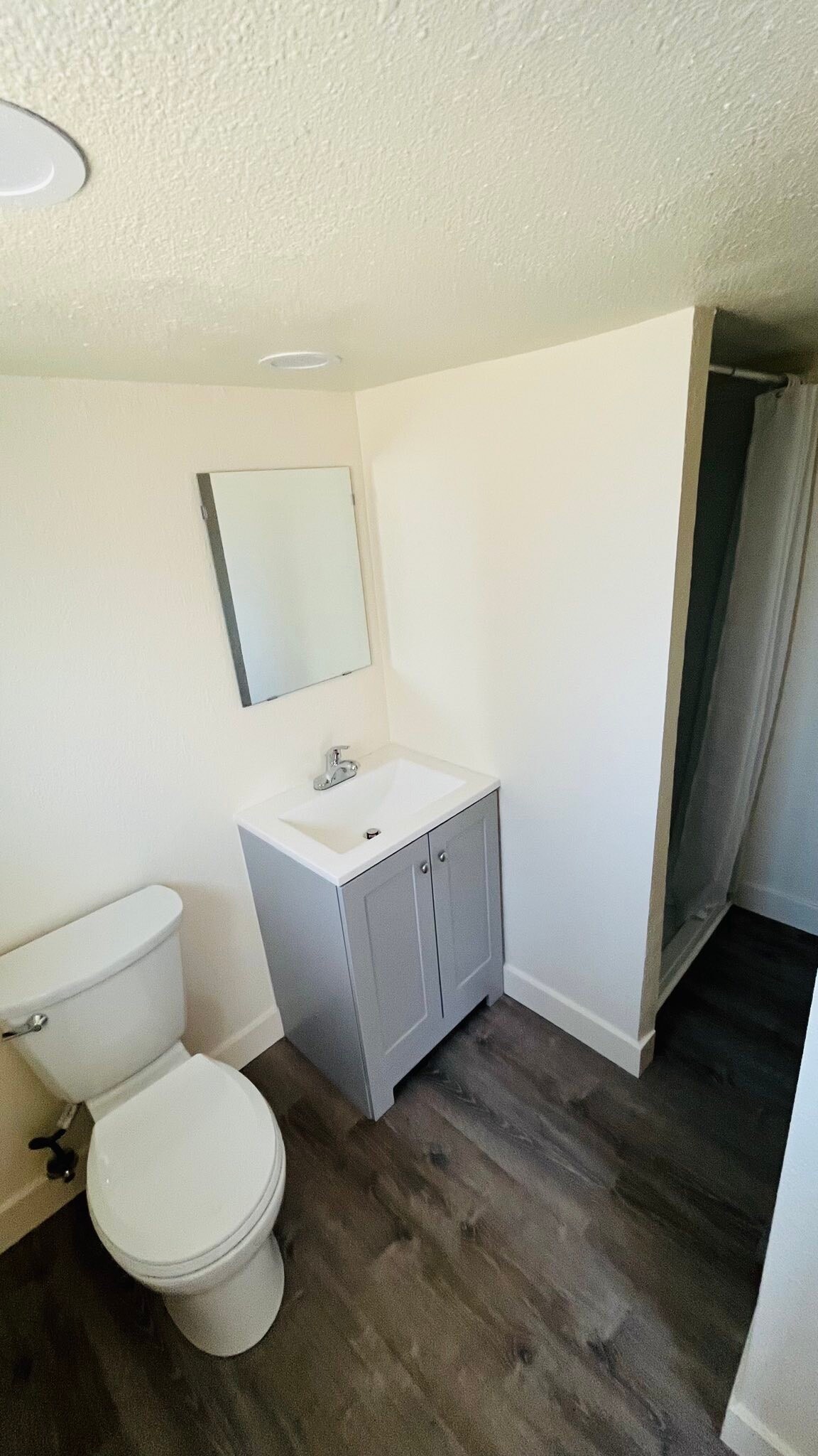 REST ROOM - 1298 Shortridge Ave