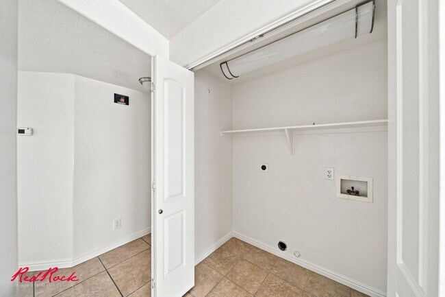 Building Photo - 1301 W Indian Hls