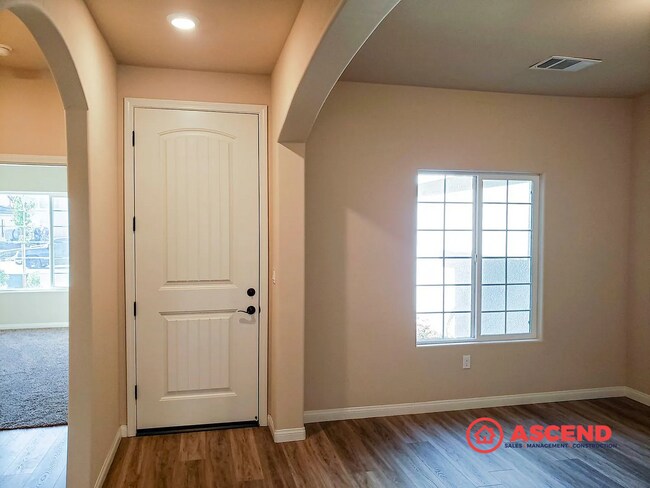 Building Photo - 4 Bedroom 2 Bath Newly Constructed Home