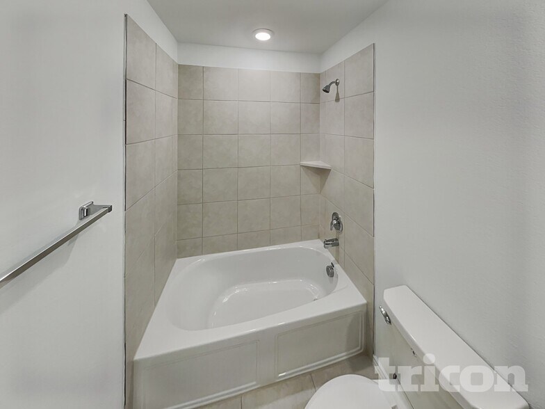 Building Photo - 707 Odlozil Ln