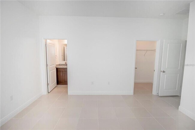 Building Photo - 2757 SW 154th Place Rd