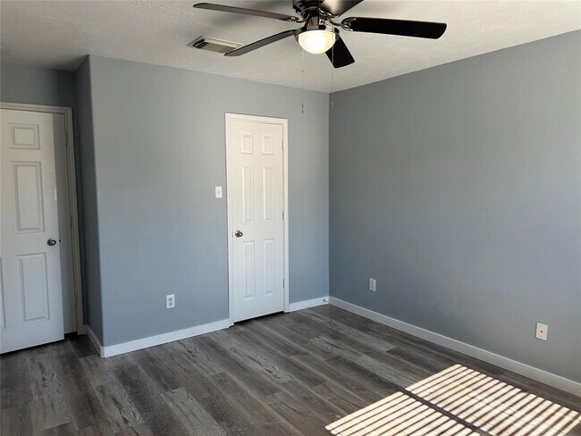 Building Photo - 9206 Kransbury Ln