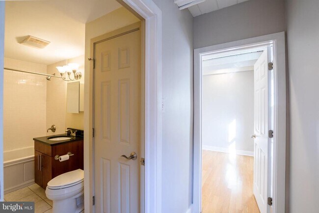 Building Photo - 1431 Spruce St