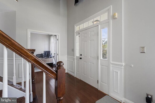 Building Photo - 608 Talmadge Ct SE