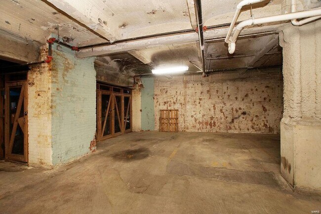 Building Photo - 1136 Washington Ave