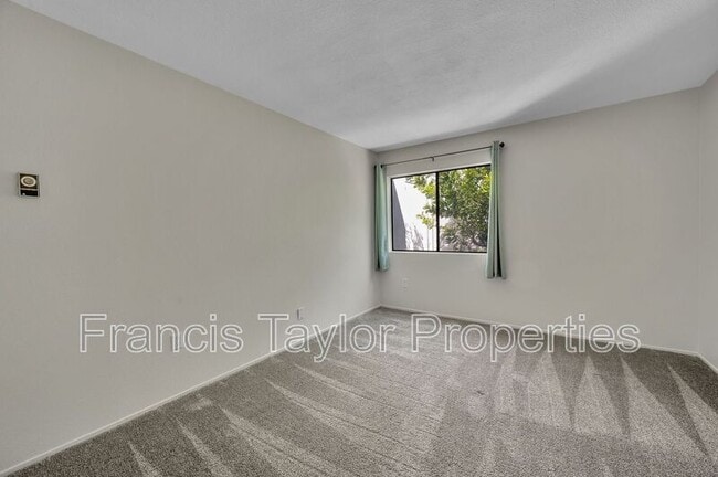 Building Photo - 6780 Friars Rd