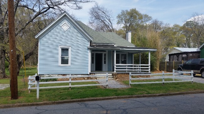 Primary Photo - 493 Ruth St