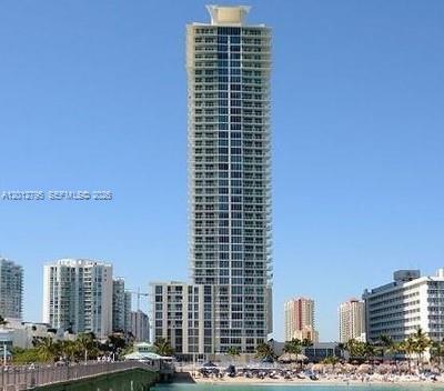 Building Photo - 16699 Collins Ave