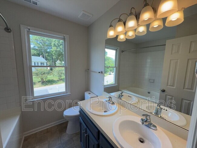 Building Photo - 203 Wood Hollow Dr