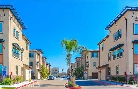 Building Photo - 1330 Clementine Way