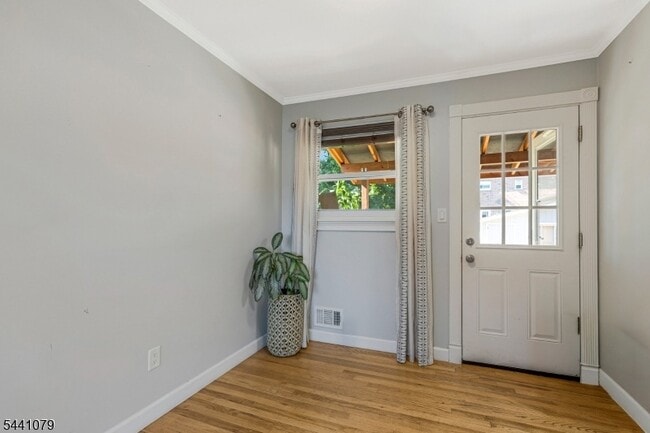Building Photo - 640 Desota Dr