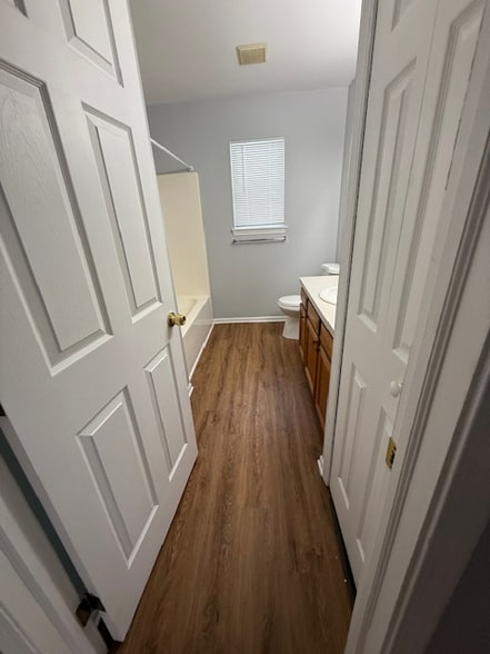 Building Photo - 28913 Annapolis Ave