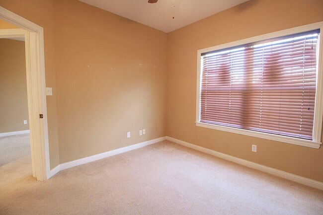 Building Photo - 5305 Chamois Dr