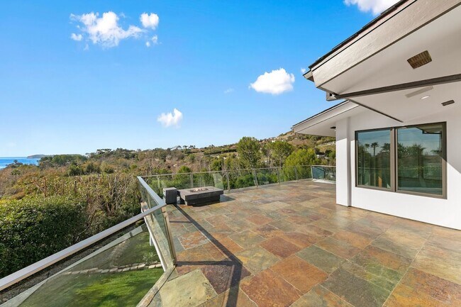 Building Photo - 27091 Sea Vista Dr