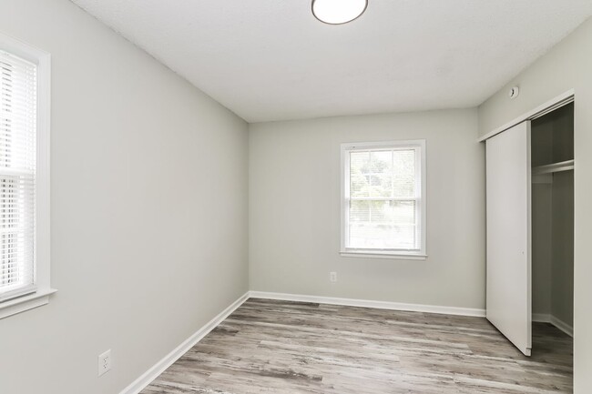 Building Photo - 5401 Bayberry Ln