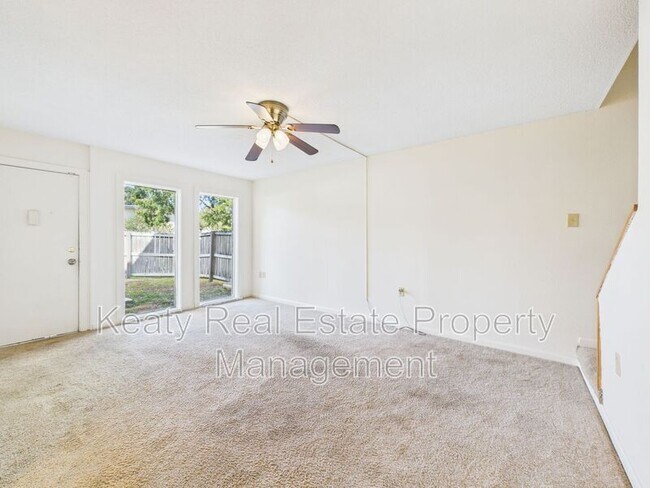 Building Photo - 201-1 Fox Run Avenue