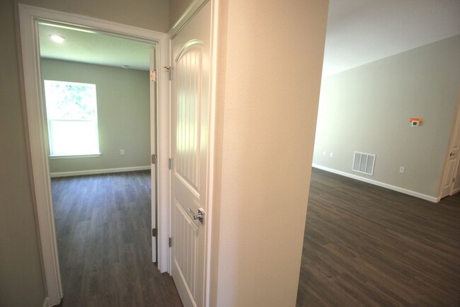 Building Photo - Beautiful 2020 3 Bed 2 Bath Palm Coast Hom...