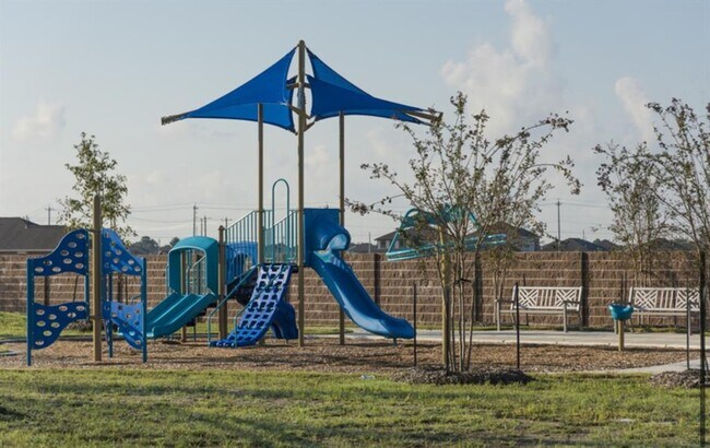 Building Photo - 3010 Flora Manor Dr