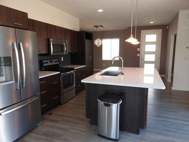 Building Photo - 9686 Dunning Cir
