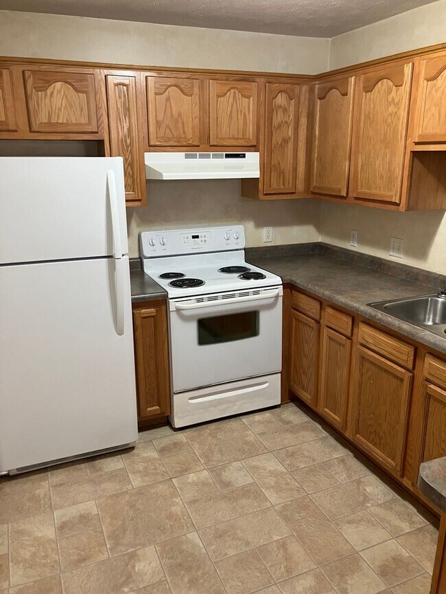 Building Photo - Spacious & Well-Maintained 1-Bedroom Apartment in New Bremen!