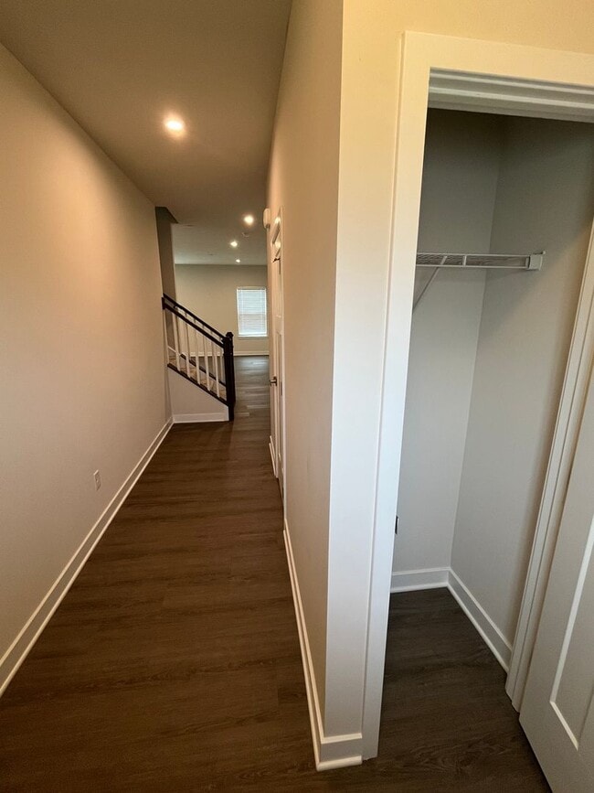 Building Photo - 312 Frances Ln