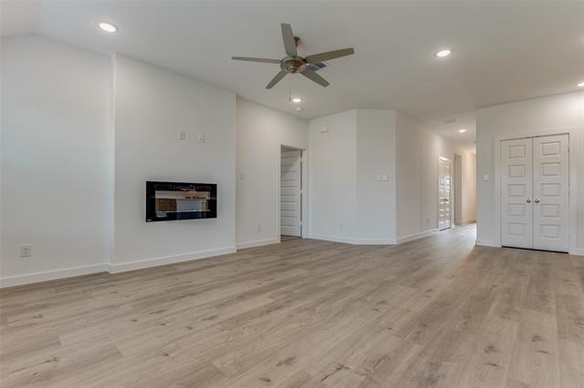 Building Photo - 4908 Pebblewood Dr
