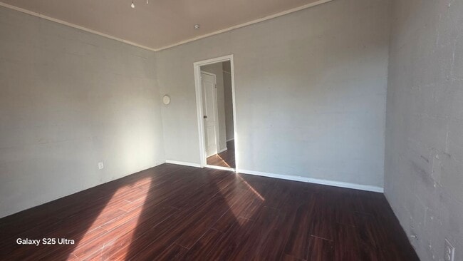 Building Photo - 1104 S McKinley St