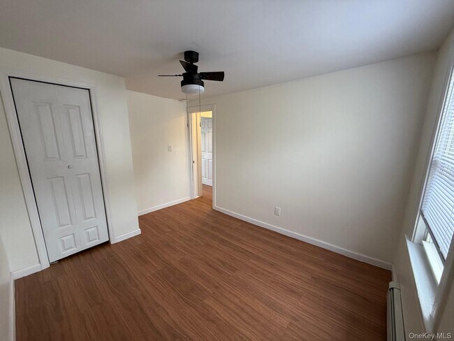 Building Photo - 152 Oliver Ave