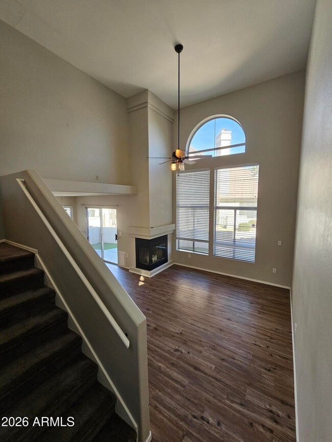 Building Photo - 1142 W Sandy Banks