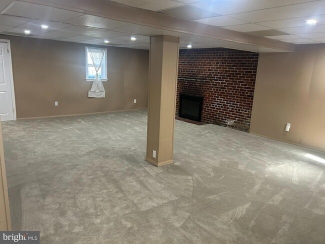 Building Photo - 3013 Nash Pl SE