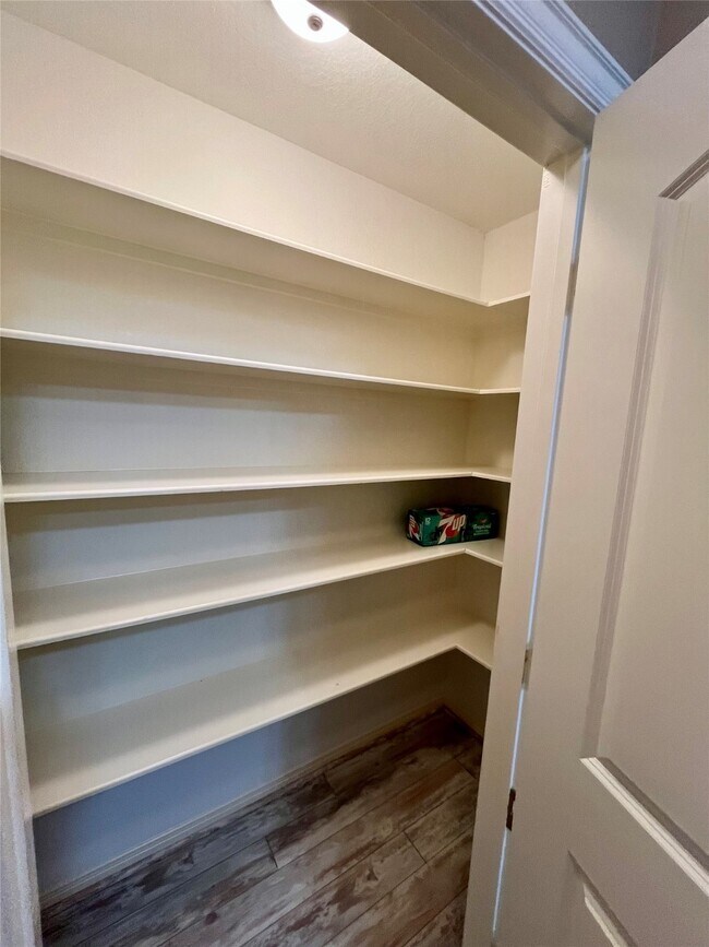 Building Photo - 9311 E Lakeside Dr