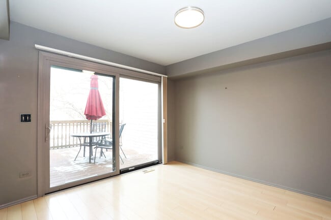 Building Photo - 966 N Auburn Woods Dr