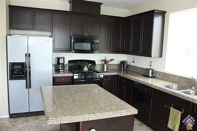 Building Photo - 37549 Ficus Ct