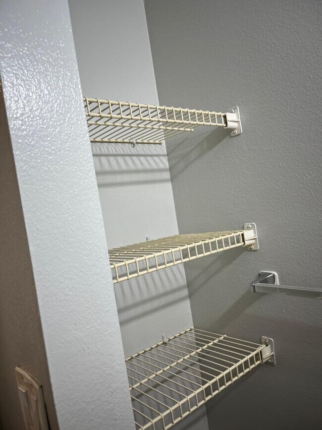 Building Photo - Move-In Ready 2BR/2BA Home with Modern Updates & Prime Zephyrhills Location!