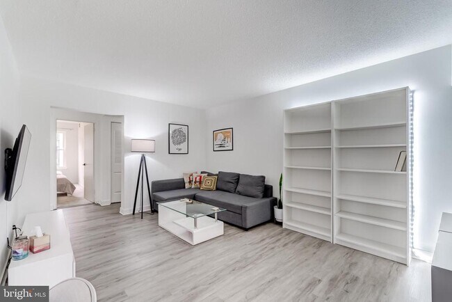 Building Photo - 11643 Stoneview Square