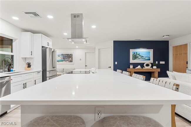 Building Photo - 2412 La Salle Ave